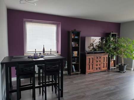 Wohnzimmer - Erdgeschosswohnung in 68647 Biblis mit 99m² kaufen