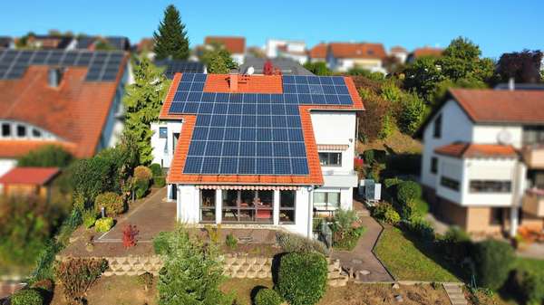 Drohnenaufnahme - Einfamilienhaus in 64401 Groß-Bieberau mit 280m² kaufen