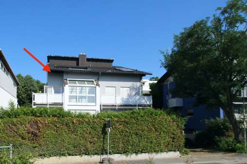Haus Vorderseite Haus Vorderseite - Maisonette-Wohnung in 60388 Frankfurt mit 159m² kaufen