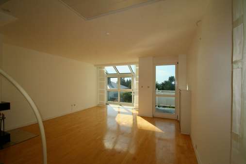 Wohnzimmer Wohnzimmer - Maisonette-Wohnung in 60388 Frankfurt mit 159m² kaufen