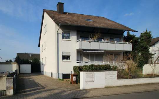 Haus Einfahrt - Mehrfamilienhaus in 64546 Mörfelden-Walldorf mit 320m² als Kapitalanlage kaufen