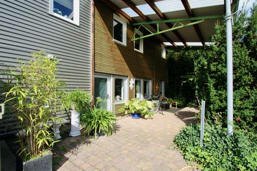 Eingangsbereich Einliegerwohnung - Mehrfamilienhaus in 61130 Nidderau mit 205m² kaufen