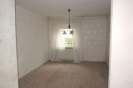 Blick in das Esszimmer im EG - Einfamilienhaus in 34560 Fritzlar mit 110m² günstig kaufen