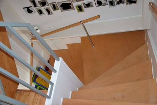 Treppenhaus - Einfamilienhaus in 34302 Guxhagen mit 90m² kaufen