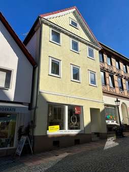 Hausvorderseite - Mehrfamilienhaus in 34576 Homberg mit 120m² kaufen