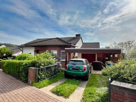 Garage und Carport - Einfamilienhaus in 34576 Homberg mit 185m² kaufen