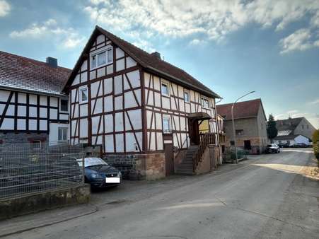 Seitenansicht Seitenansicht - Einfamilienhaus in 34621 Frielendorf mit 115m² kaufen