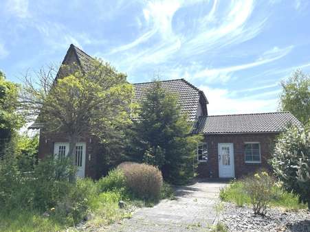 Blick auf das Haus - Landhaus in 34582 Borken mit 194m² kaufen