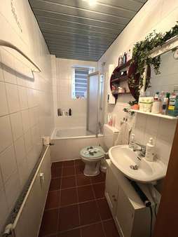 Badezimmer EG - Mehrfamilienhaus in 36211 Alheim mit 223m² kaufen