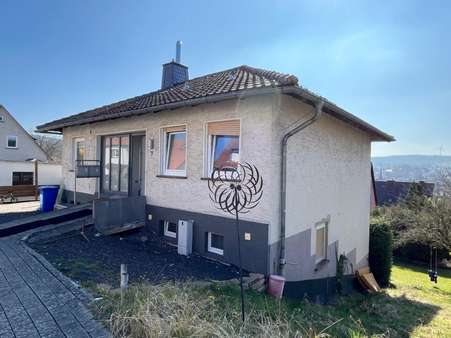 Hausansicht - Einfamilienhaus in 34212 Melsungen mit 116m² kaufen
