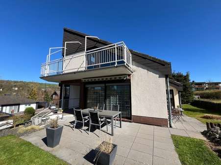 Seitenansicht - Einfamilienhaus in 34212 Melsungen mit 181m² kaufen
