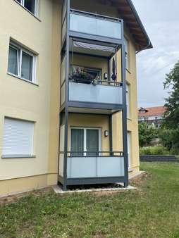 Blick auf den Balkon Blick auf den Balkon - Erdgeschosswohnung in 34626 Neukirchen mit 64m² kaufen