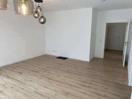 Wohn- und Esszimmer Wohn- und Esszimmer - Erdgeschosswohnung in 34626 Neukirchen mit 64m² kaufen