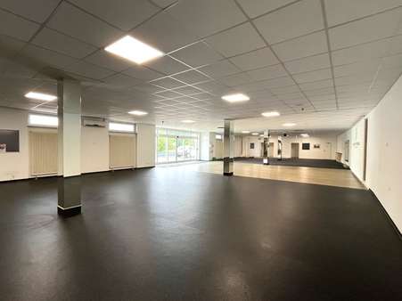 Verkaufsraum zur individuellen Nutzung Verkaufsraum zur individuellen Nutzung - Ladenlokal in 34212 Melsungen mit 479m² mieten