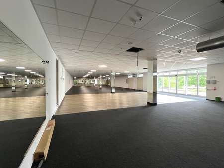 weiteren Blick in den Raum weiteren Blick in den Raum - Ladenlokal in 34212 Melsungen mit 479m² mieten
