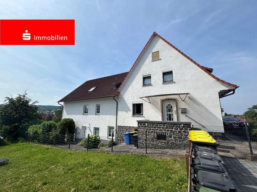 Eingangsseiten der Häuser Eingangsseiten der Häuser - Zweifamilienhaus in 34576 Homberg mit 260m² kaufen