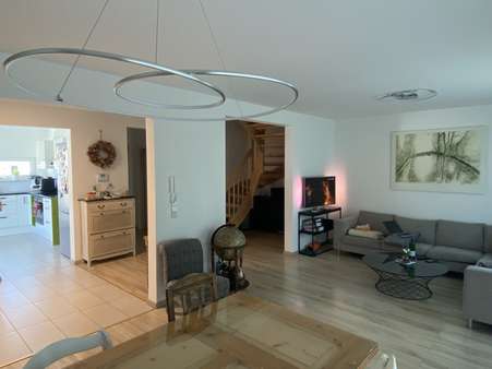 Wohnzimmer Wohnzimmer - Doppelhaushälfte in 34576 Homberg mit 115m² mieten