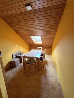 Arbeits- oder Kinderzimmer - Dachgeschosswohnung in 34212 Melsungen mit 74m² kaufen