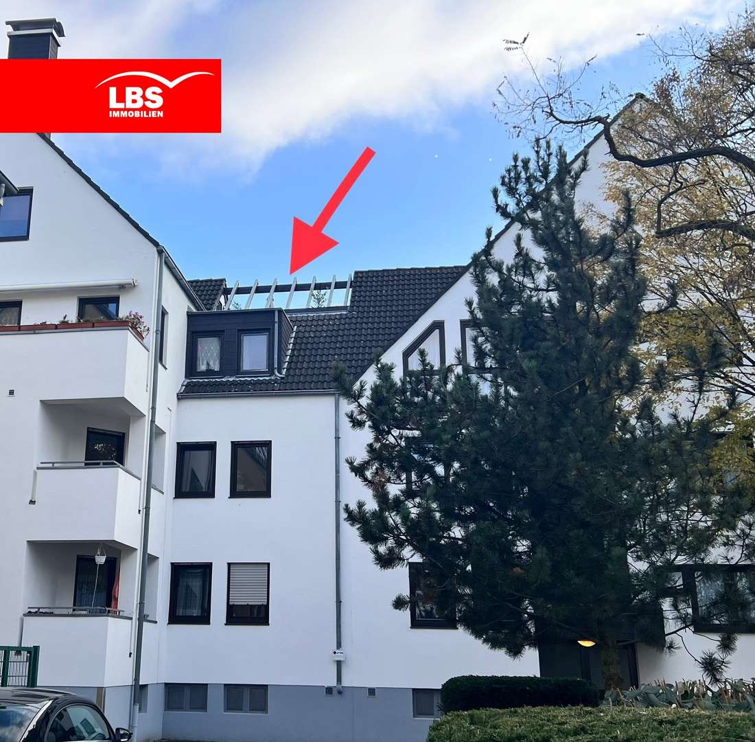 Hausansicht - Dachgeschosswohnung in 51067 Köln mit 42m² kaufen
