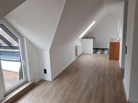 Wohnbereich - Dachgeschosswohnung in 51067 Köln mit 42m² kaufen