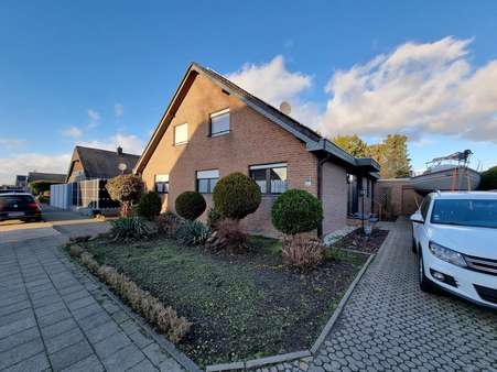 Straßenansicht - Einfamilienhaus in 50189 Elsdorf mit 125m² kaufen