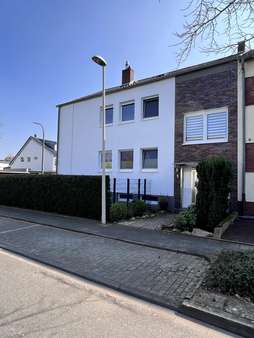 Vorderansicht - Zweifamilienhaus in 53229 Bonn mit 155m² günstig kaufen