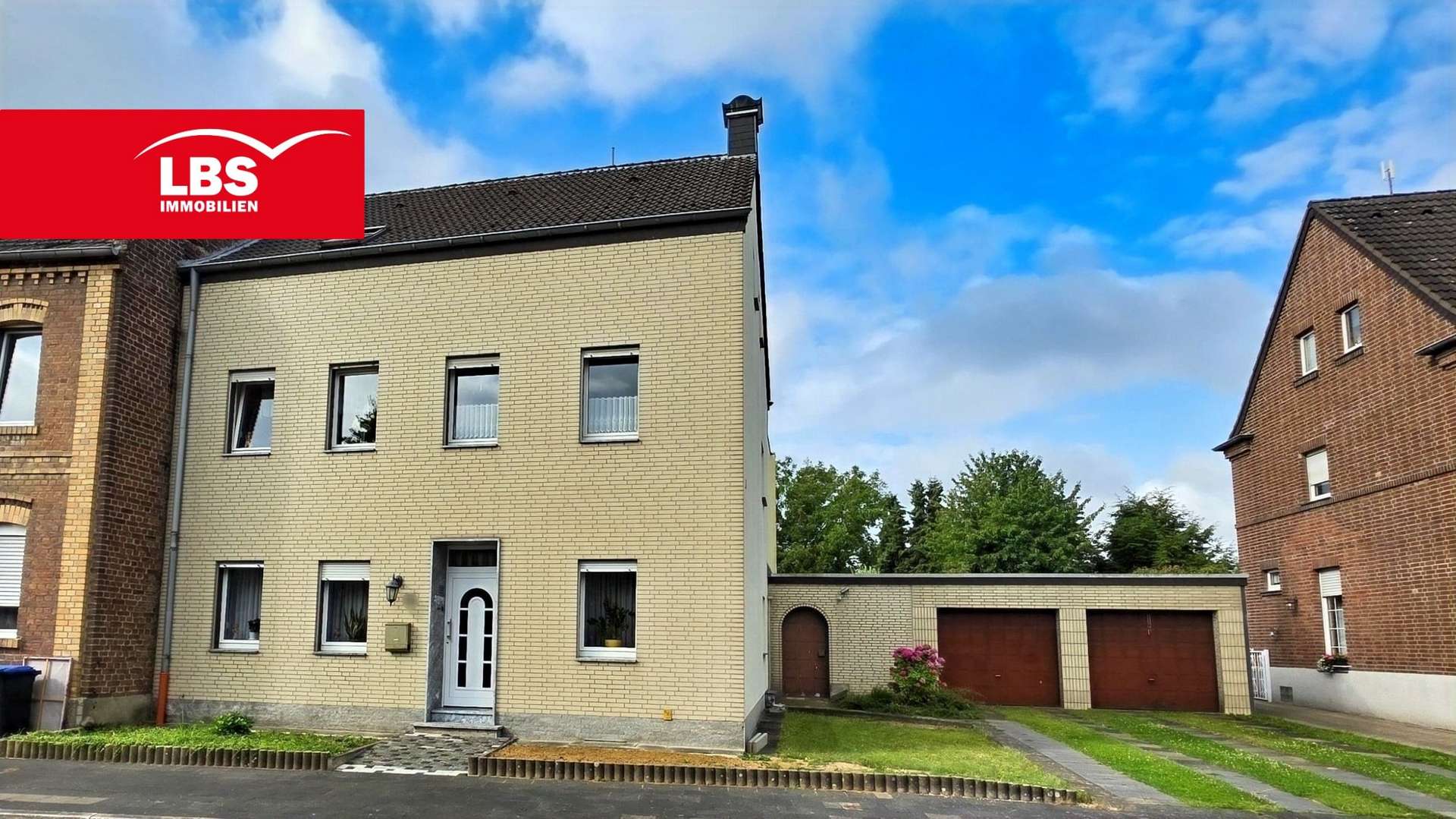 Straßenansicht - Reihenendhaus in 50126 Bergheim mit 152m² kaufen
