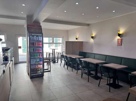 Ladenlokal Ladenlokal - Gastronomie in 50769 Köln mit 130m² mieten