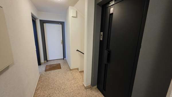 Treppenhaus Treppenhaus - Etagenwohnung in 40219 Düsseldorf mit 32m² kaufen