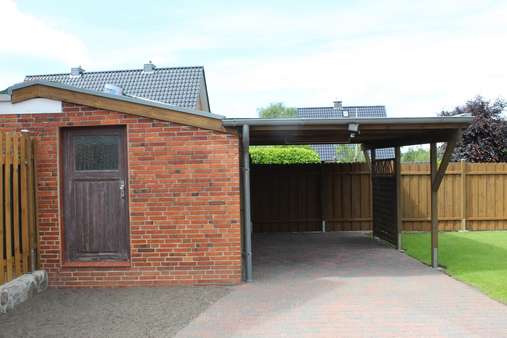 Carport und Nebengebäude Vorderhaus - Zweifamilienhaus in 24782 Büdelsdorf mit 183m² kaufen