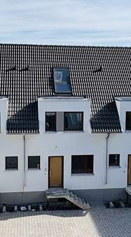 Vorderansicht Mittelhaus Vorderansicht Mittelhaus - Reihenmittelhaus in 63477 Maintal mit 107m² kaufen