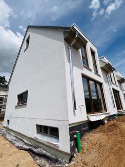 Ansicht Süd - Reihenendhaus in 63477 Maintal mit 107m² kaufen