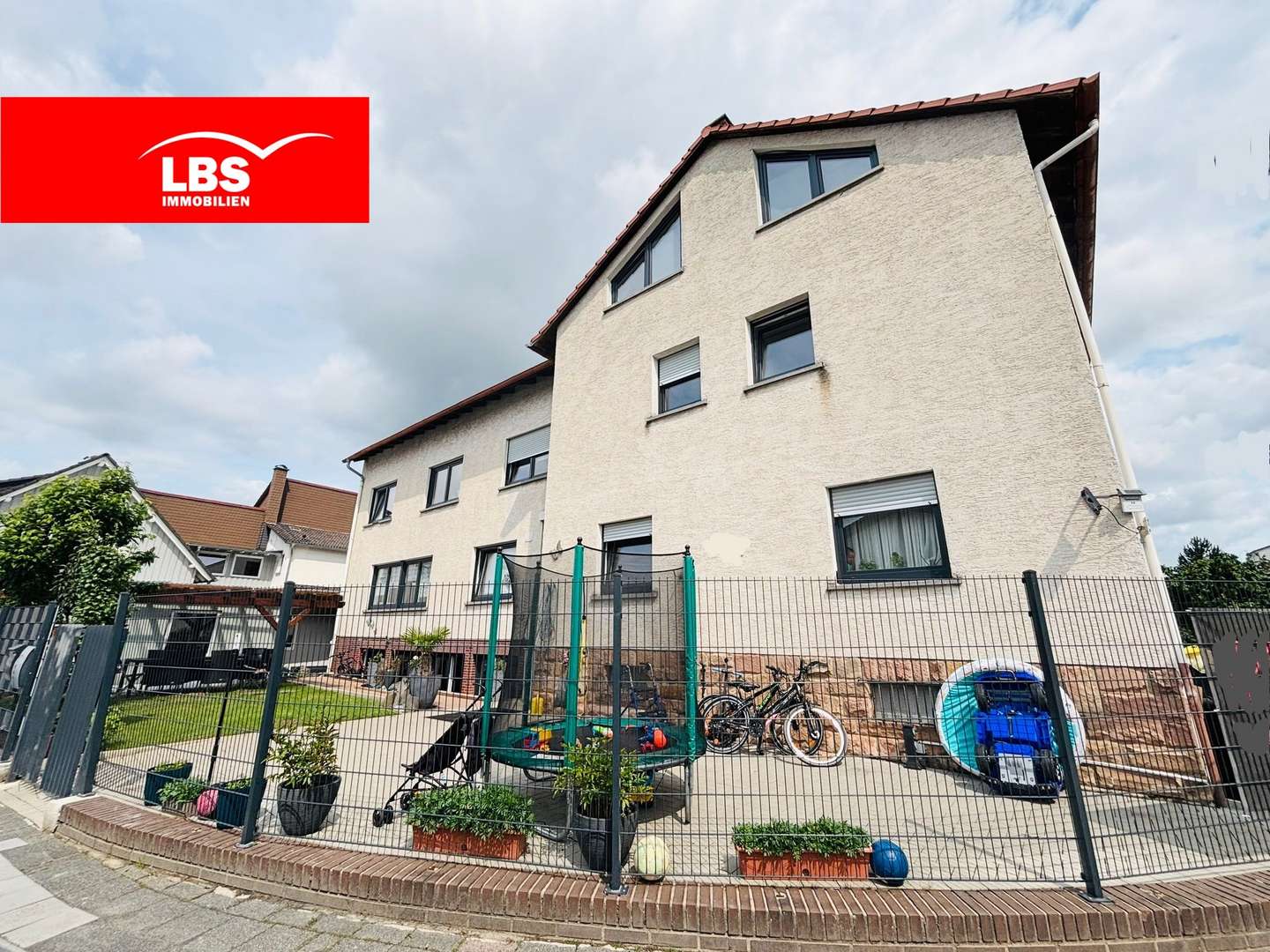 Aussenansicht Aussenansicht - Mehrfamilienhaus in 63505 Langenselbold mit 250m² kaufen