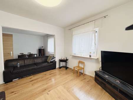 Wohnzimmer EG Ursprungshaus Wohnzimmer EG Ursprungshaus - Mehrfamilienhaus in 63505 Langenselbold mit 250m² kaufen