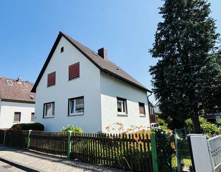 Ansicht Ansicht - Einfamilienhaus in 63477 Maintal mit 110m² kaufen