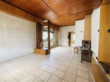 Wohnraum Erdgeschoss (ehem. Gasthaus) - Zweifamilienhaus in 63486 Bruchköbel mit 234m² kaufen