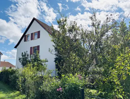 Gute Gelegenheit in Bischofsheim -  3-FH - voll vermietet- auf großem Grundstück in attraktiver Lage