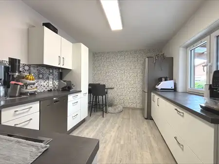 Charmantes Einfamilienhaus mit Einliegerwohnung, großem Garten und Garage