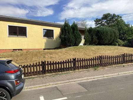 Außenansicht - Bungalow in 67727 Lohnsfeld mit 145m² kaufen