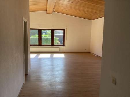 Wohnbereich - Bungalow in 67727 Lohnsfeld mit 145m² kaufen