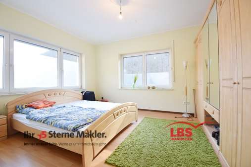 Schlafzimmer/Wohnung - Sonstige in 54673 Neuerburg mit 180m² kaufen