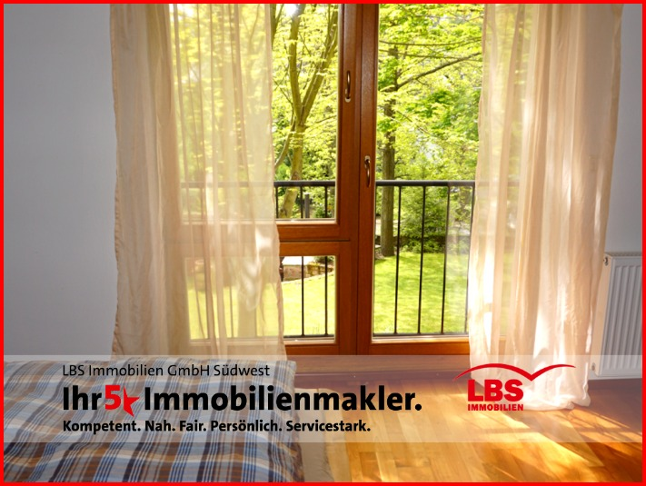 Schlafzimmer Blick zum Garten - Zweifamilienhaus in 67434 Neustadt mit 210m² kaufen