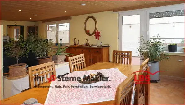 LINDENBERG - Einfamilienhaus - Die Schönheit, den Charme und das Potential erkennen Sie im Inneren!