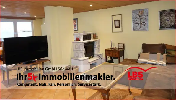 LINDENBERG - Einfamilienhaus - Die Schönheit, den Charme und das Potential erkennen Sie im Inneren!