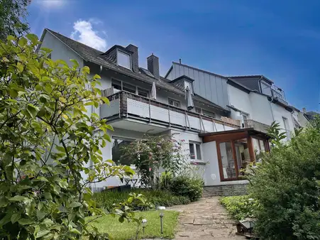 MFH in exkl. Lage Trier-Ost mit 3 WE und großem Garten