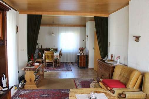 Blick zum Essbereich Blick zum Essbereich - Mehrfamilienhaus in 54292 Trier mit 185m² kaufen