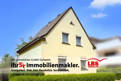 Familien oder Investoren: schön aufgeteiltes Haus m. gr. Garten