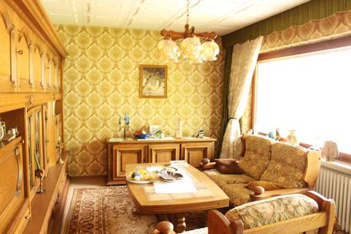 Wohnzimmer OG Wohnzimmer OG - Mehrfamilienhaus in 54456 Tawern mit 250m² kaufen
