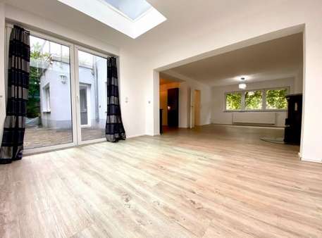 Wohn-Esszimmer unmöbliert - Einfamilienhaus in 54295 Trier mit 132m² kaufen