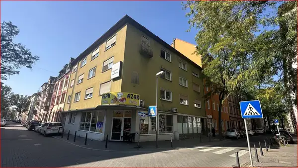 *** Sanierungsbedürftiges MFH mit starker Rendite ***